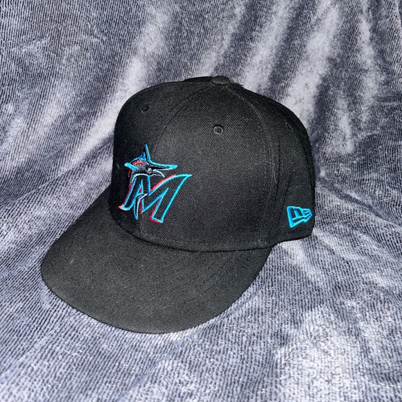 Miami Marlins Fitted Hat 7 1/4 - Picture 1 of 1